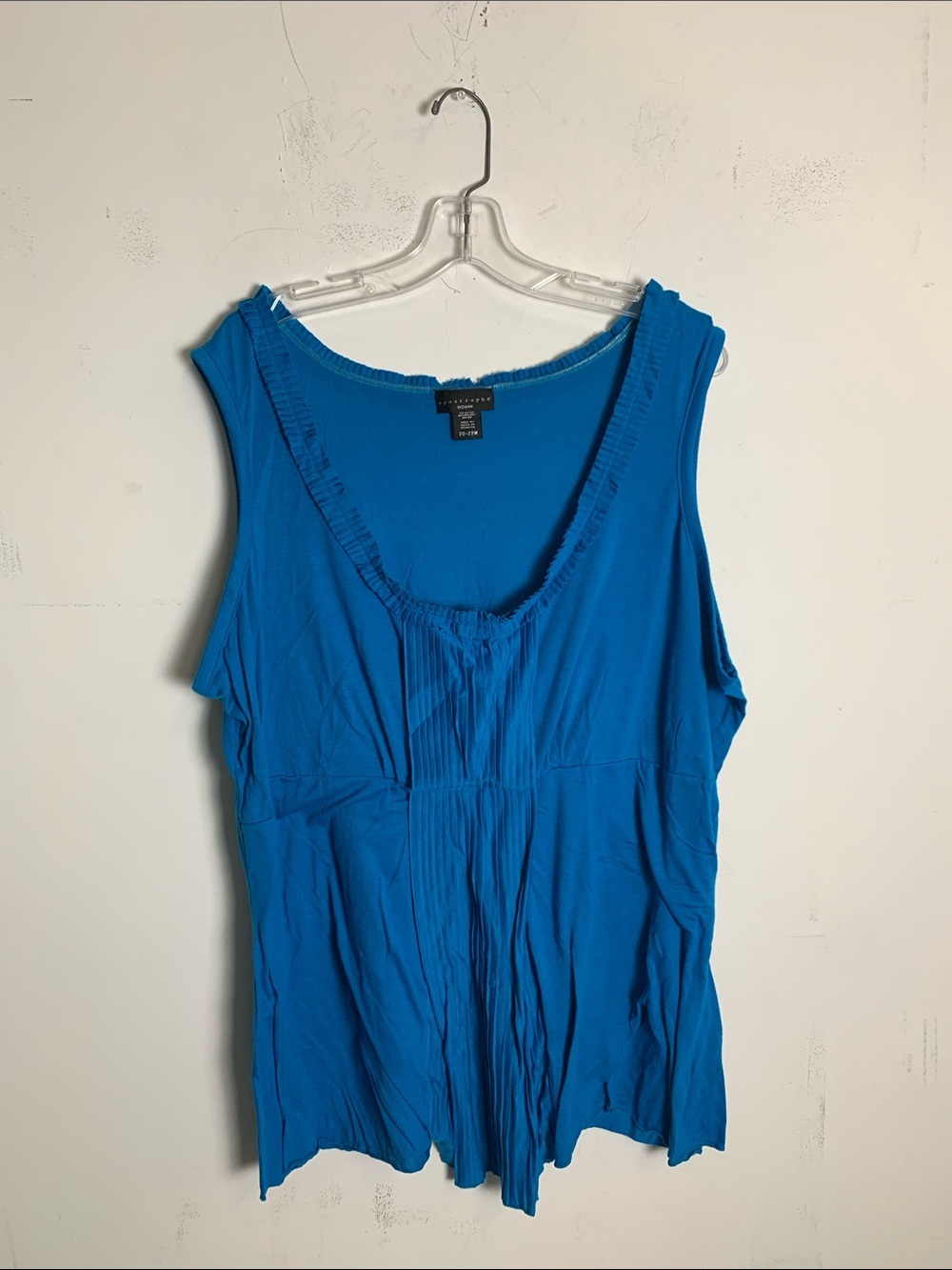 Apostrophe Woman Sleeveless Scoop Tank - Bright Blue